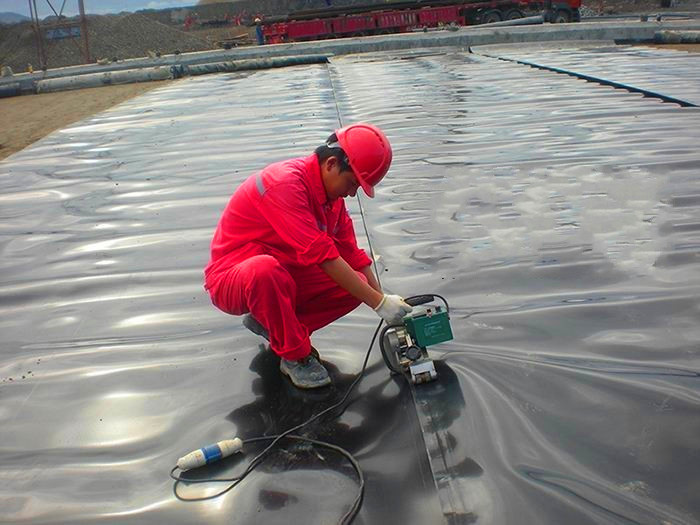 高密度聚乙烯土工膜价格及使用寿命多久？