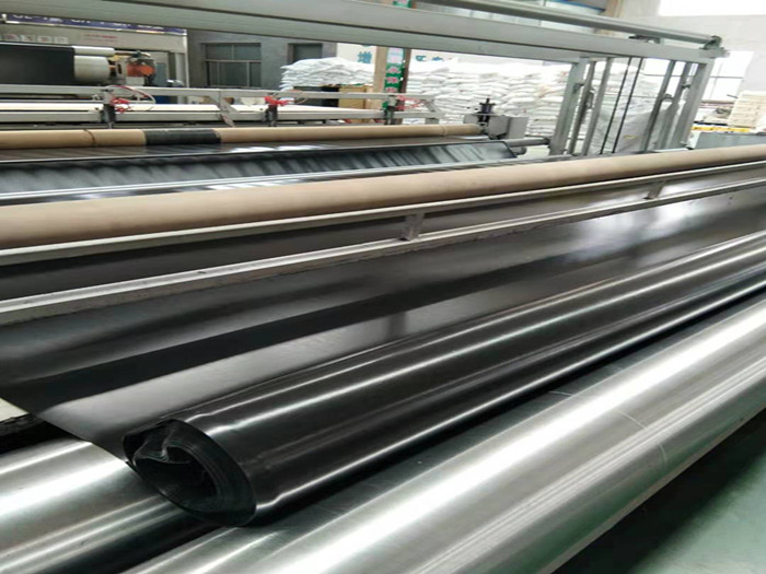 HDPE土工膜使用寿命怎么样?