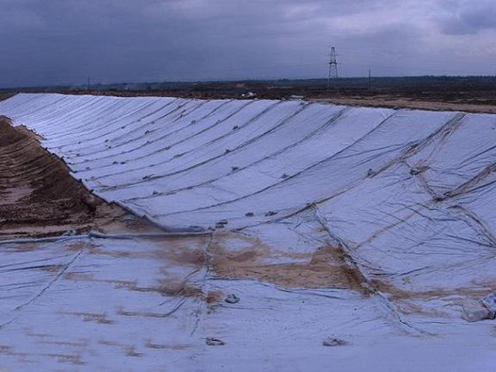 蓄水池选用复合土工膜的好处有哪些?