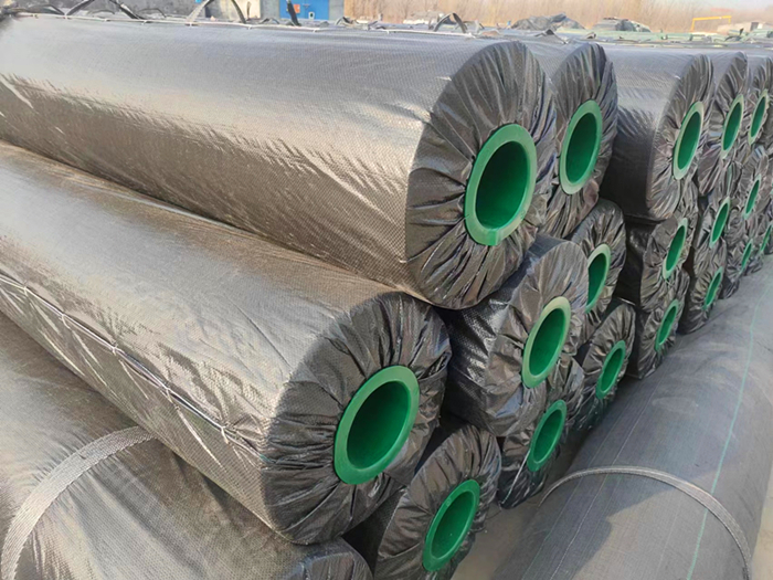 高密度聚乙烯土工膜每平方重多少克?