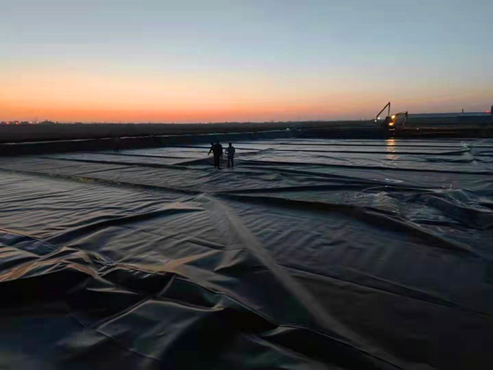 1692062072992406.jpg 土工膜焊接 (2).jpg